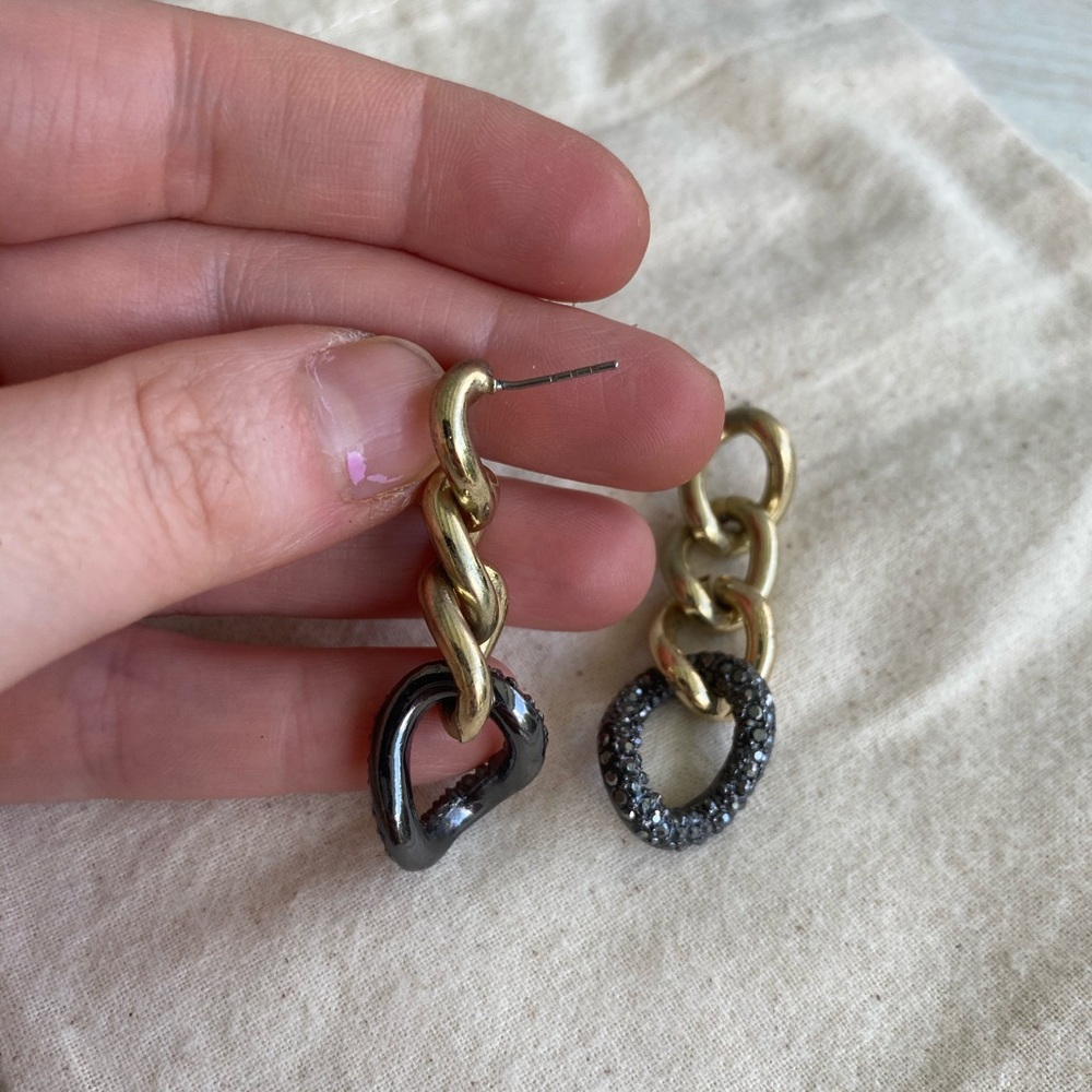 Detailed chain link earrings